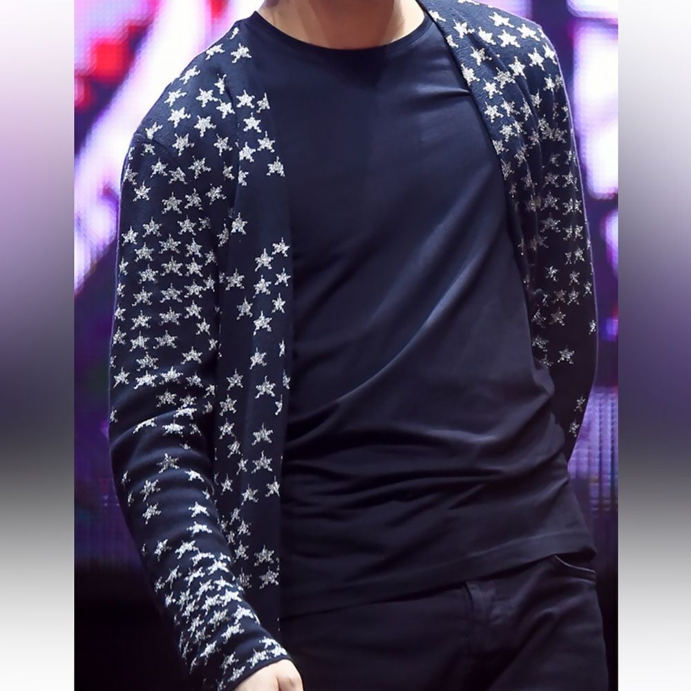YSL Saint Laurent Oversized V-Neck Cardigan BLACK AND SILVER STAR JACQUARD $1490 - Picture 10 of 10